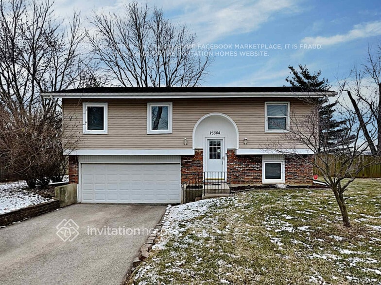 Primary Photo - 23364 W Winston Ave