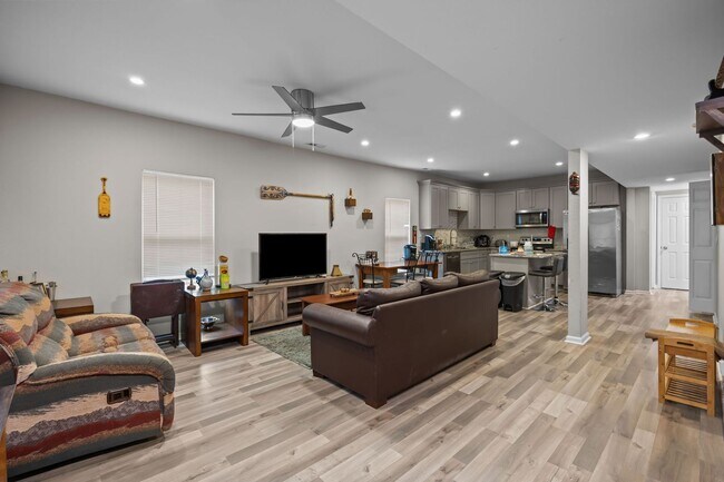 Building Photo - For Rent in Norfolk – Spacious 4 Bedroom Home!