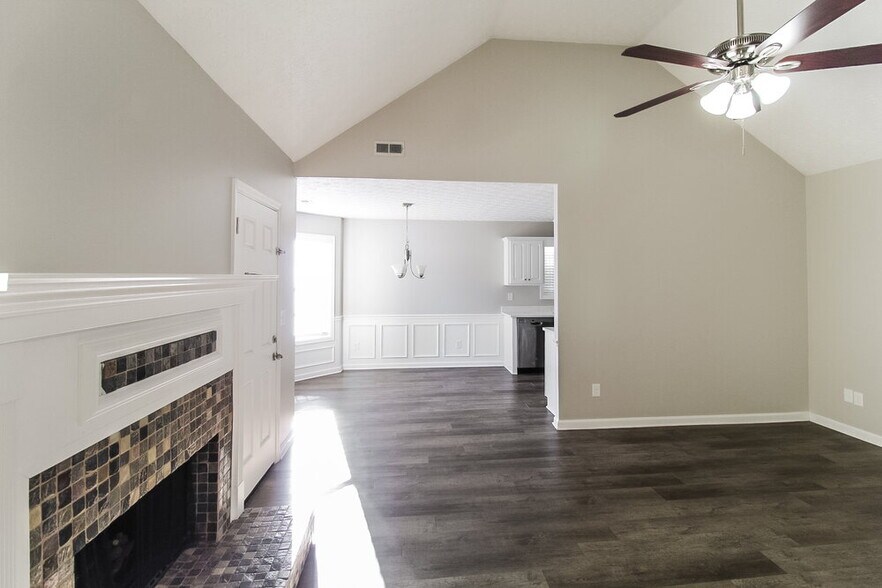 Building Photo - 125 Eastfield Ct