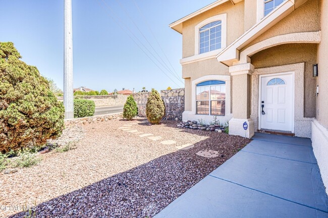 Building Photo - 7600 Plaza Redonda Dr