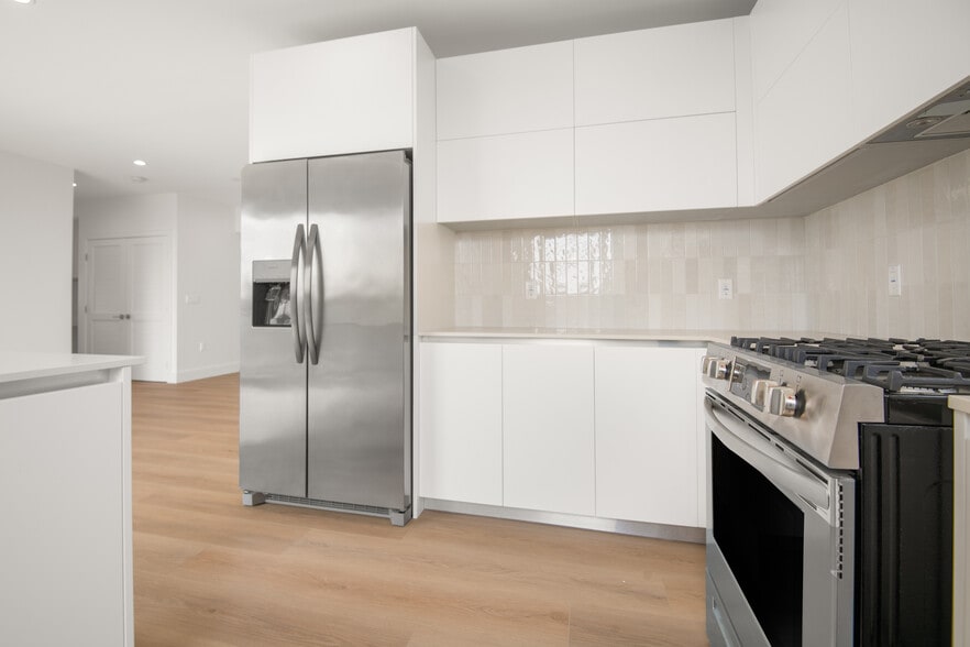 Building Photo - 4418 S Slauson Ave