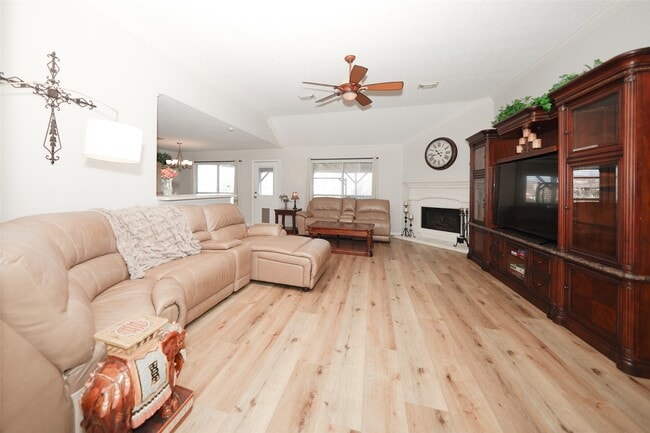 Building Photo - 6210 Fawnlake Dr