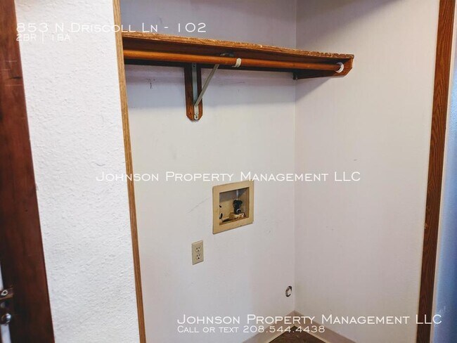 Building Photo - 853 N Driscoll Ln #102