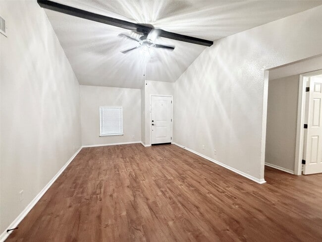 Building Photo - 941 S Walker St