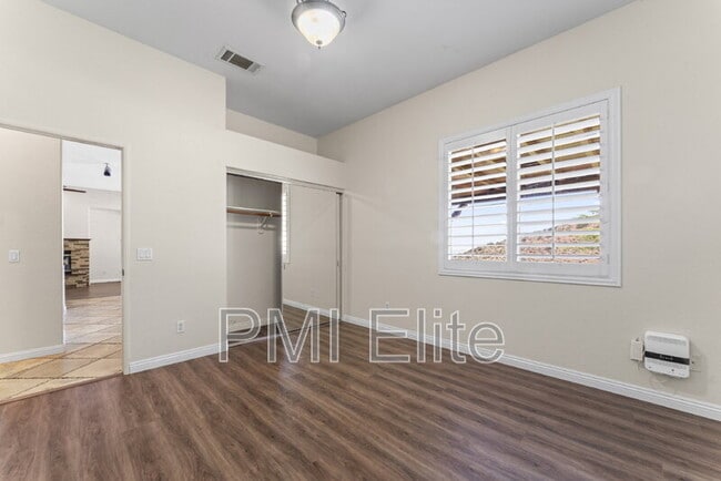 Building Photo - 34677 Desert Rd