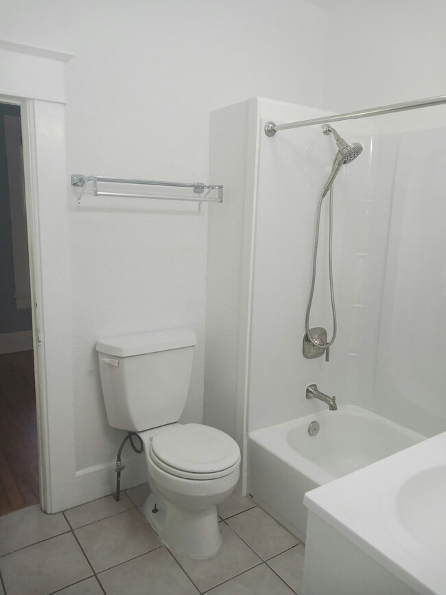 Building Photo - 3185 S Sherman St