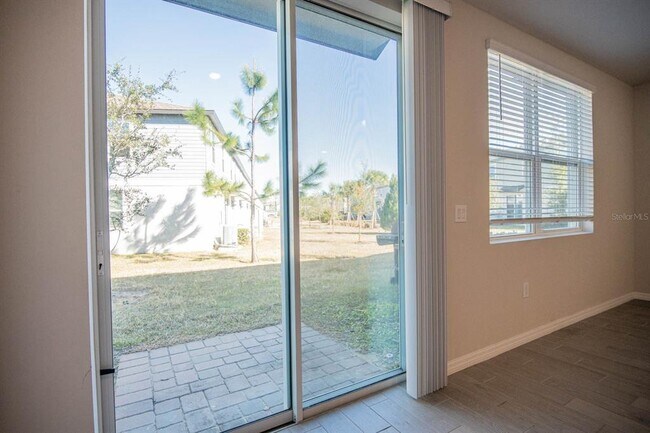 Building Photo - 425 Legacy Lp