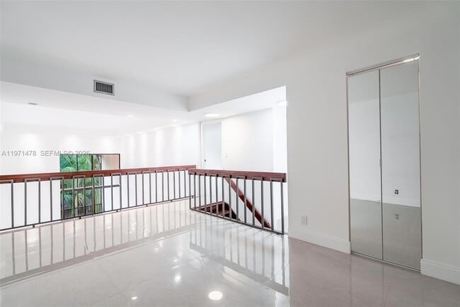 Building Photo - 20347 W Country Club Dr