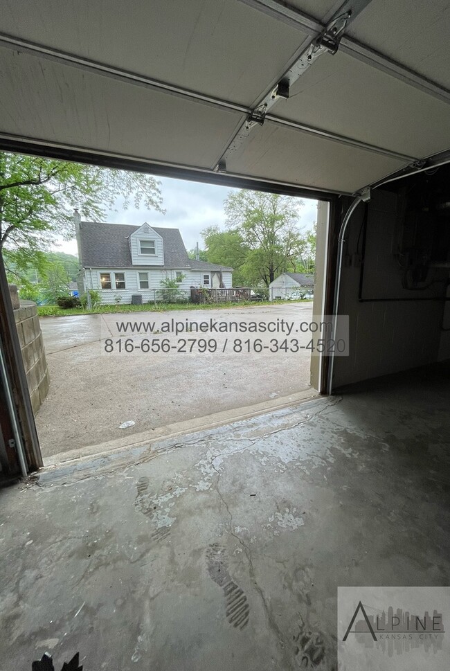 Building Photo - Northland Home, Amazing Detached Garage/Shop!