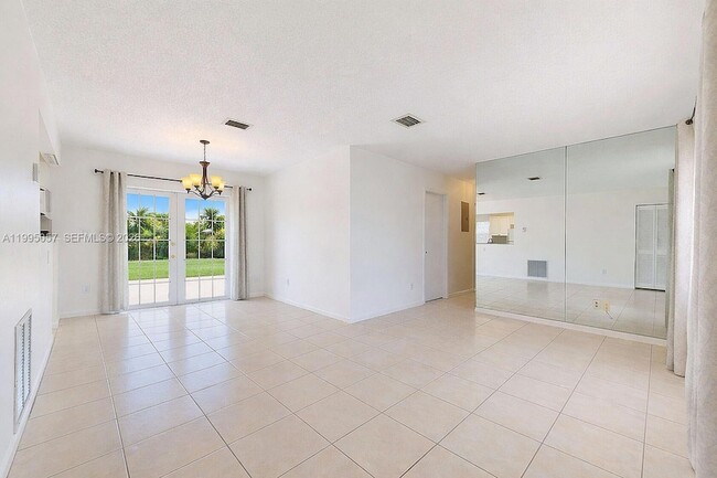 Building Photo - 15305 SW 104th Ave