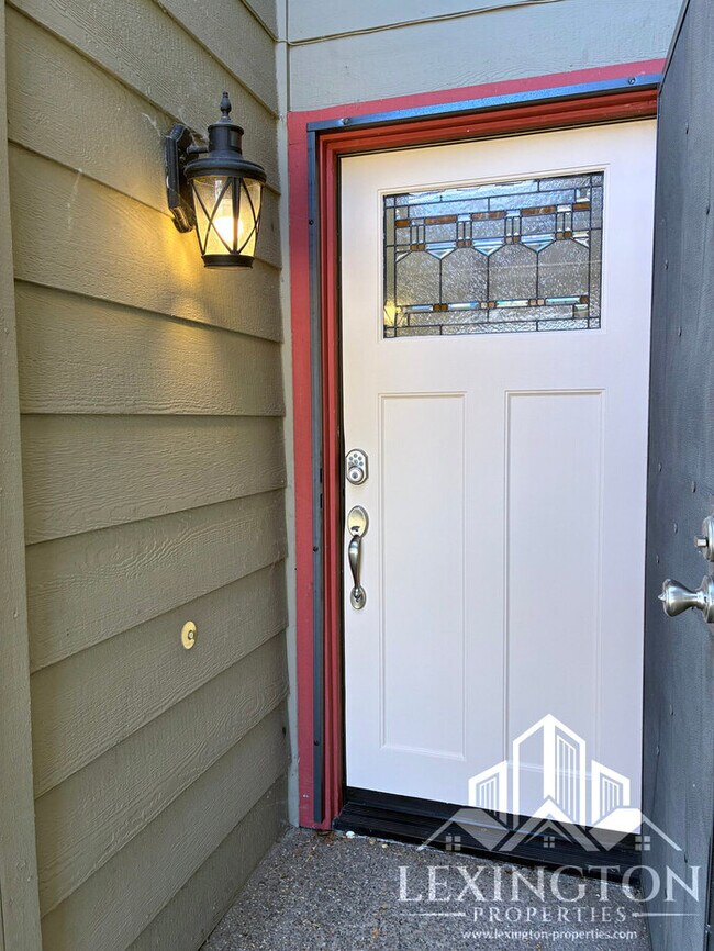Building Photo - Beautiful, Folsom Home with Pool & Spa in ...