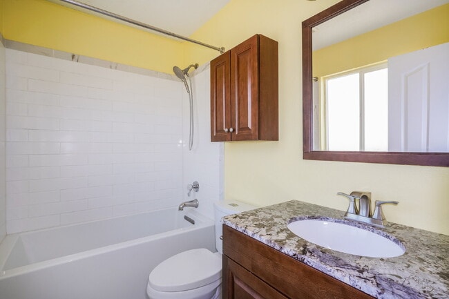 Building Photo - Tri-Level in Lehi's Ridge Neighborhood with RV Parking and a Finished Basement Suite