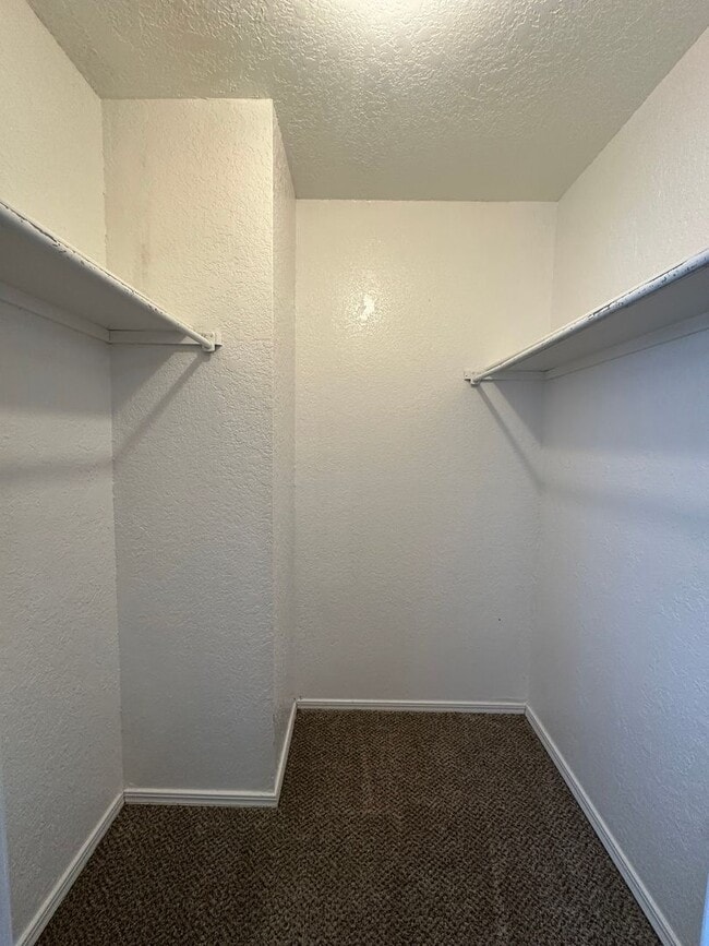 Building Photo - 1311 Eastgate Dr