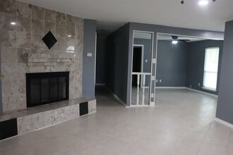 Building Photo - 12507 New Rochelle Ct