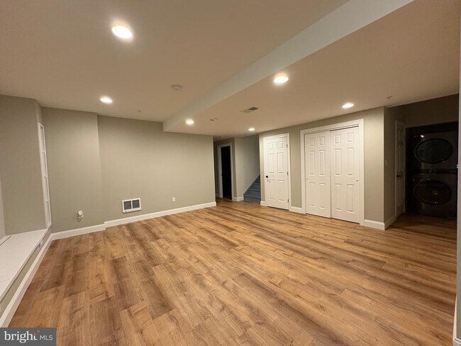 Building Photo - 107 Shilling Ave