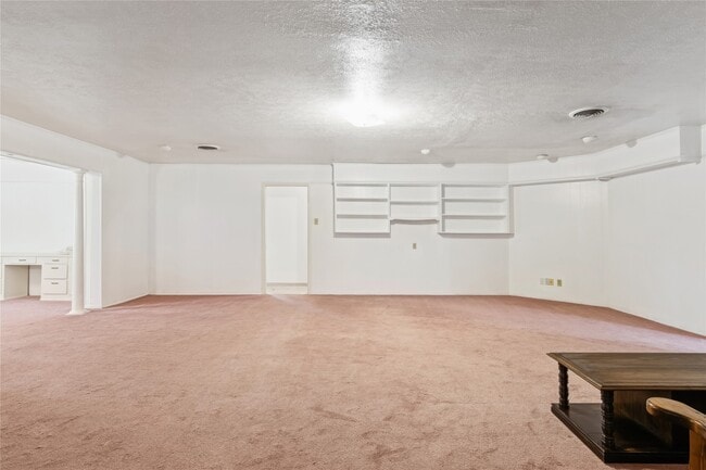 Building Photo - 2303 Kipling St