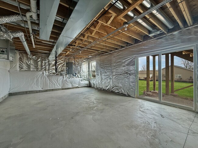 Building Photo - 1215 Stonegate Dr