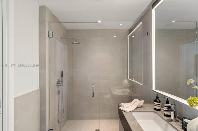 Building Photo - 500 Alton Rd