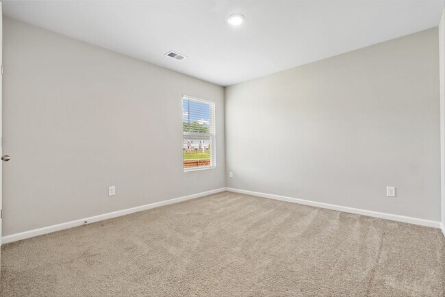 Building Photo - Southgrove