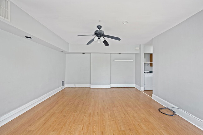 Building Photo - 494 Riddle Rd