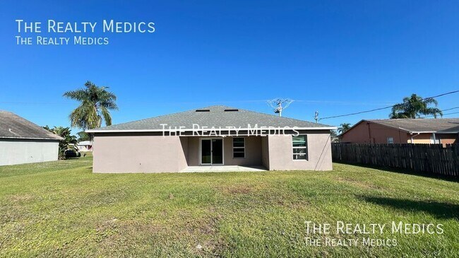 Building Photo - 1550 Pace Dr NW