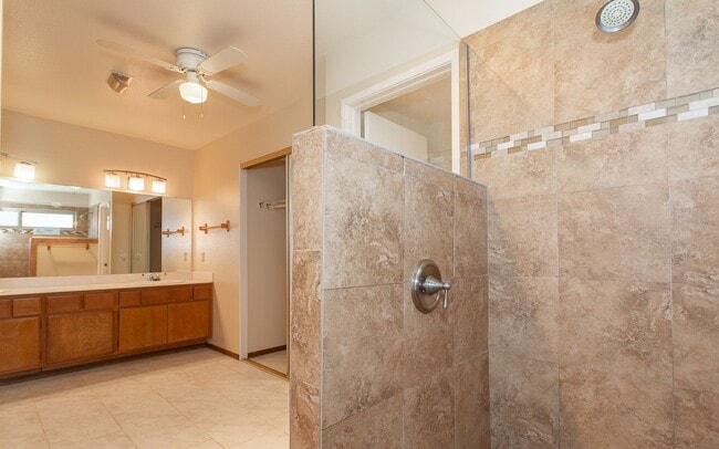 Building Photo - Charming 4 bedroom Home in Oceanside