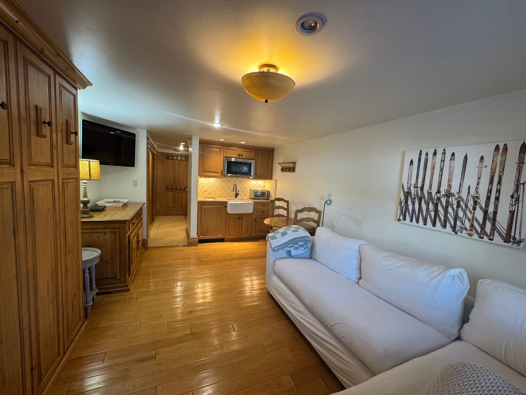 Building Photo - 119 E Cooper Ave