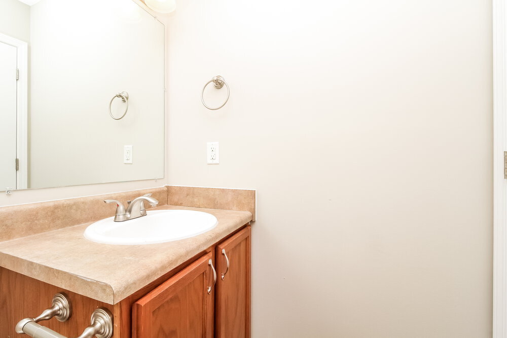 Building Photo - 5220 Sunsail Dr