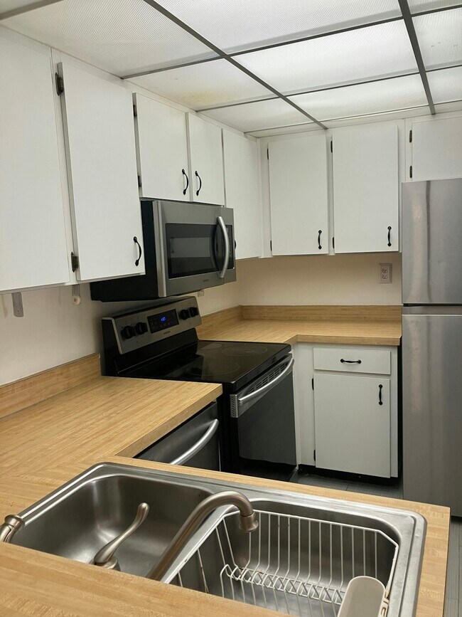 Building Photo - 3006 Caring Way