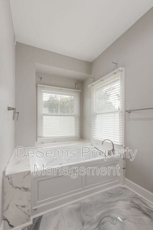 Building Photo - 1012 Beech Tree Ln
