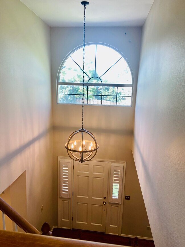 Building Photo - Rental