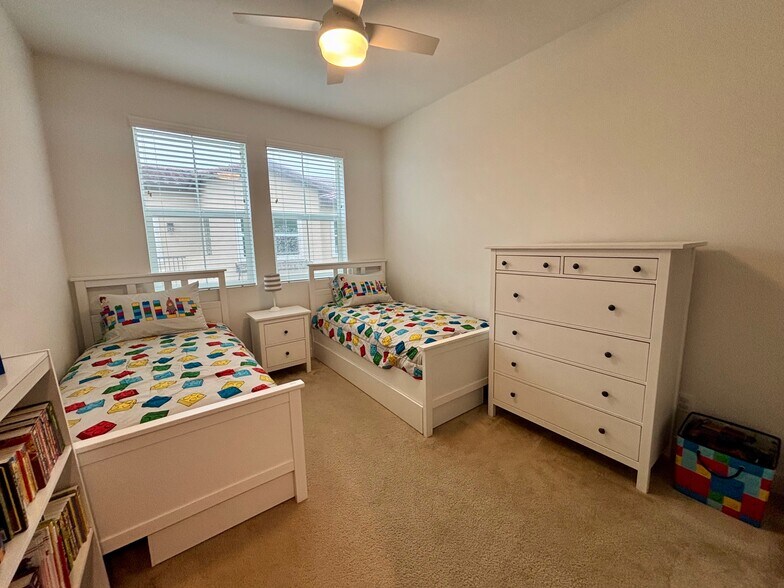 Building Photo - 8718 Aruba Ln