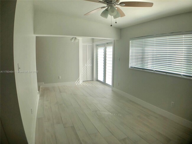 Building Photo - 6320 SW 24th St