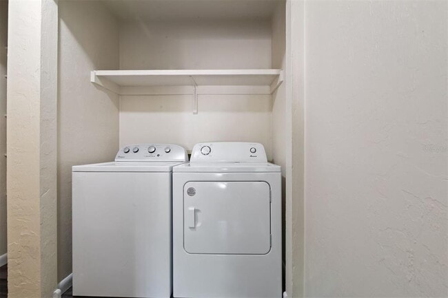 Building Photo - 2635 SW 35th Pl