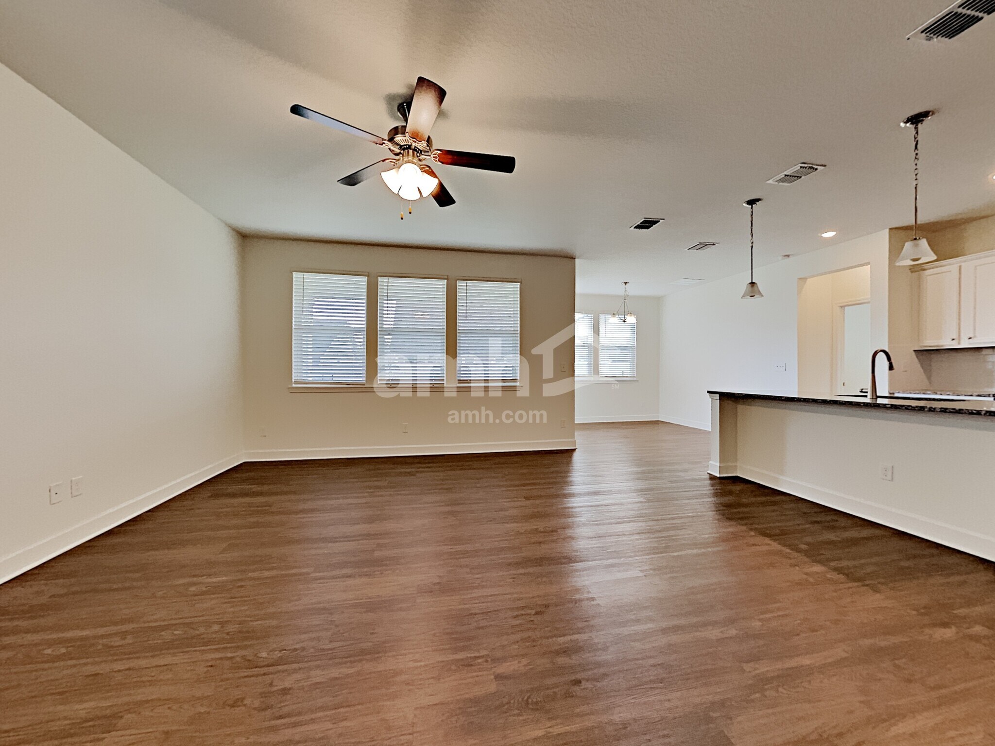 Building Photo - 460 Sandstone Dr