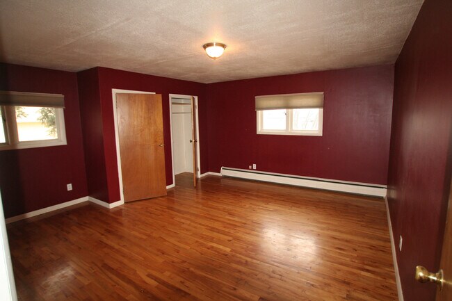 Building Photo - Single Family Home off Frontage Rd!