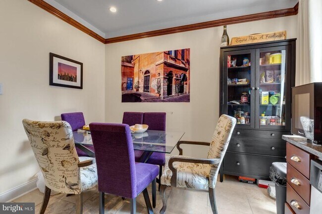 Building Photo - 1704 Wallace St