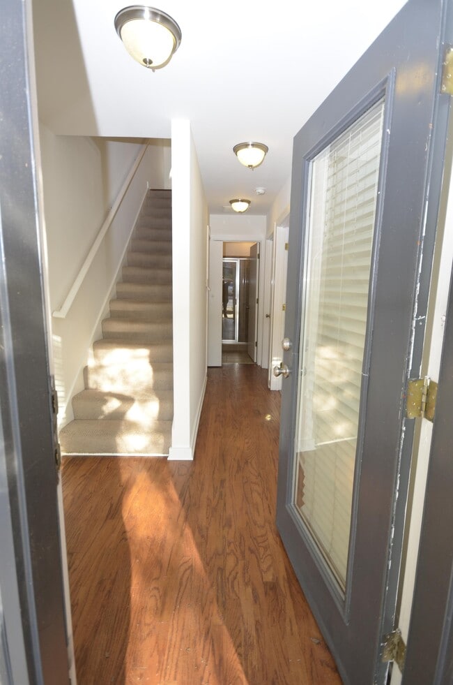 Building Photo - 142 Moreland Ave SE