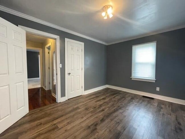 Building Photo - 3 Bedroom, 1 bath Ranch Home Ready for Lease!