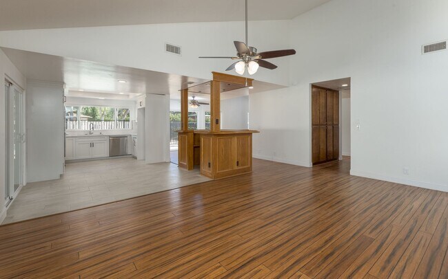 Building Photo - 15408 Glentree Rd