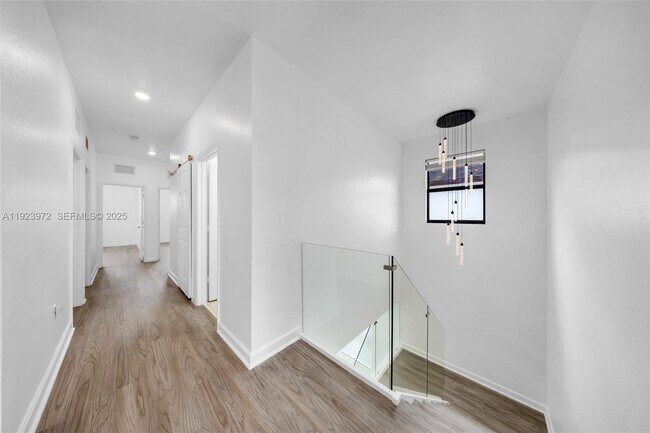 Building Photo - 268 NE 210th Way