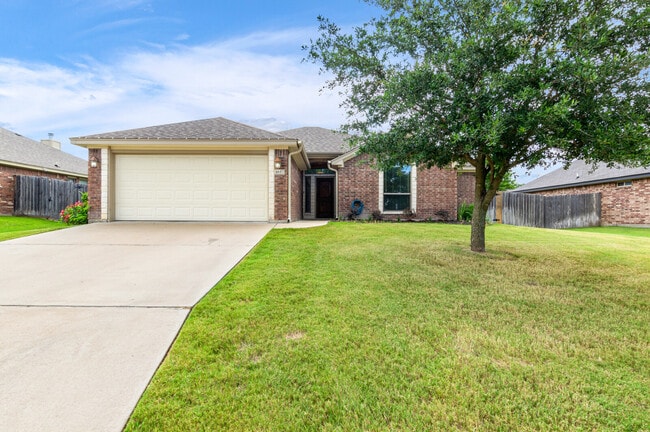 Primary Photo - 1617 Shadow Canyon Dr