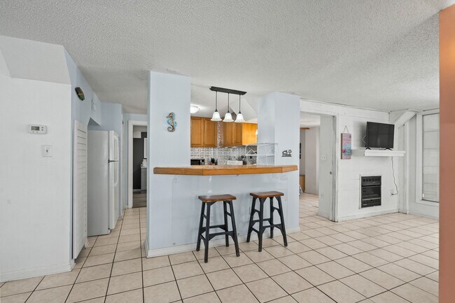 Building Photo - 17 S Willow Dr