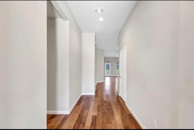 Building Photo - 18102 Humber River Ln