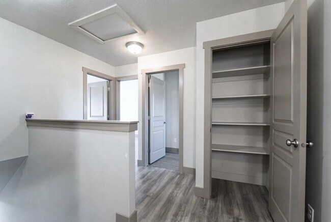 Building Photo - 110 W 930 N