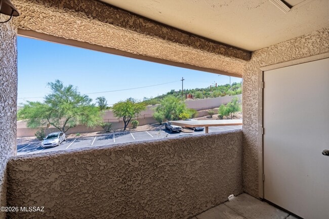 Building Photo - 7255 E Snyder Rd