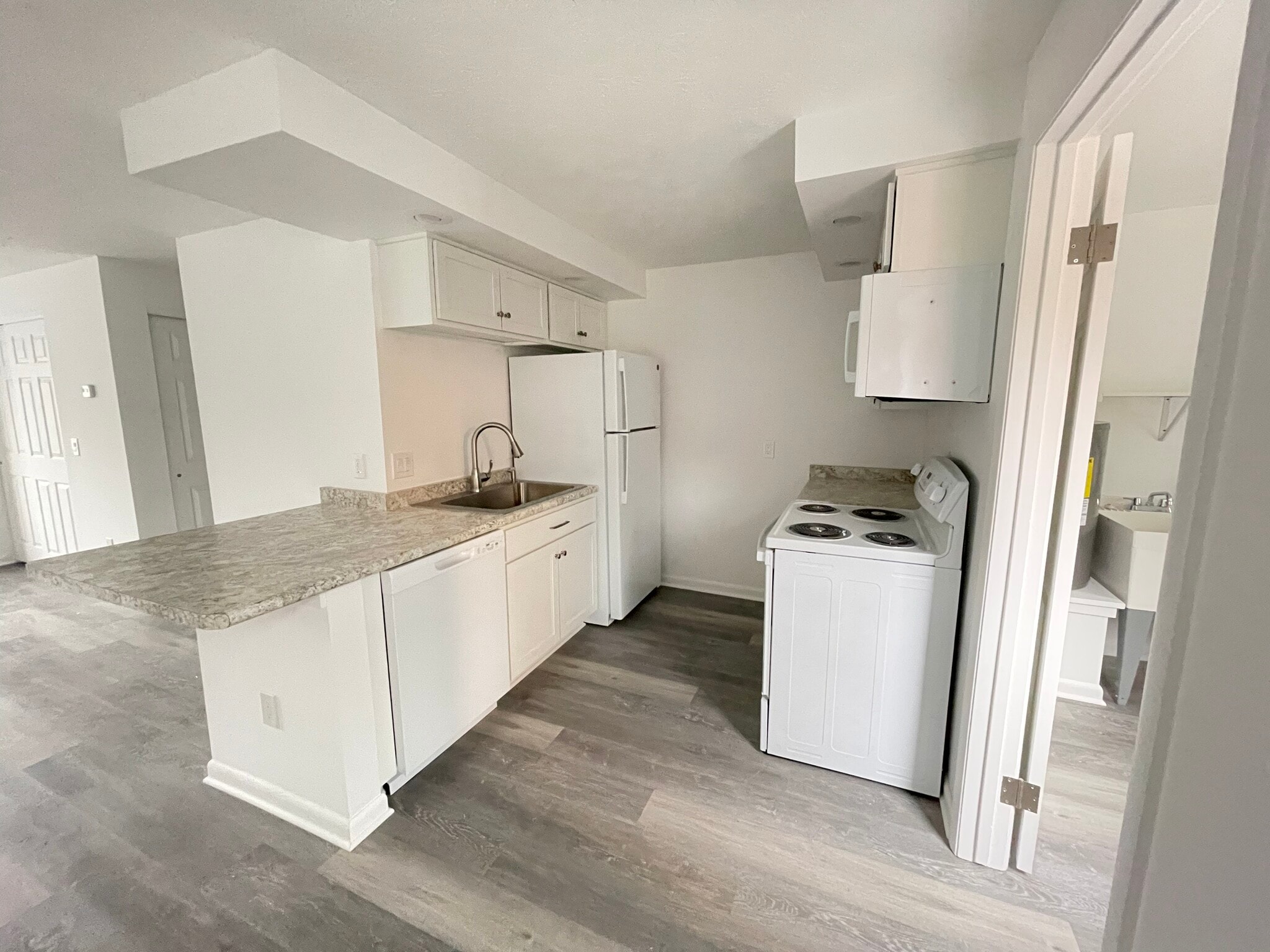 Kitchen - 92 Autumn Chapel Way