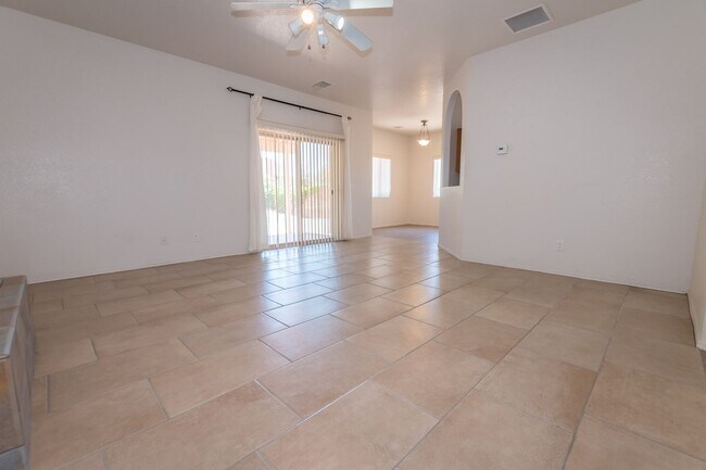 Building Photo - Large Corner Lot Home with 3 Bedrooms, 2 Baths, Central A/C, Washer & Dryer included!