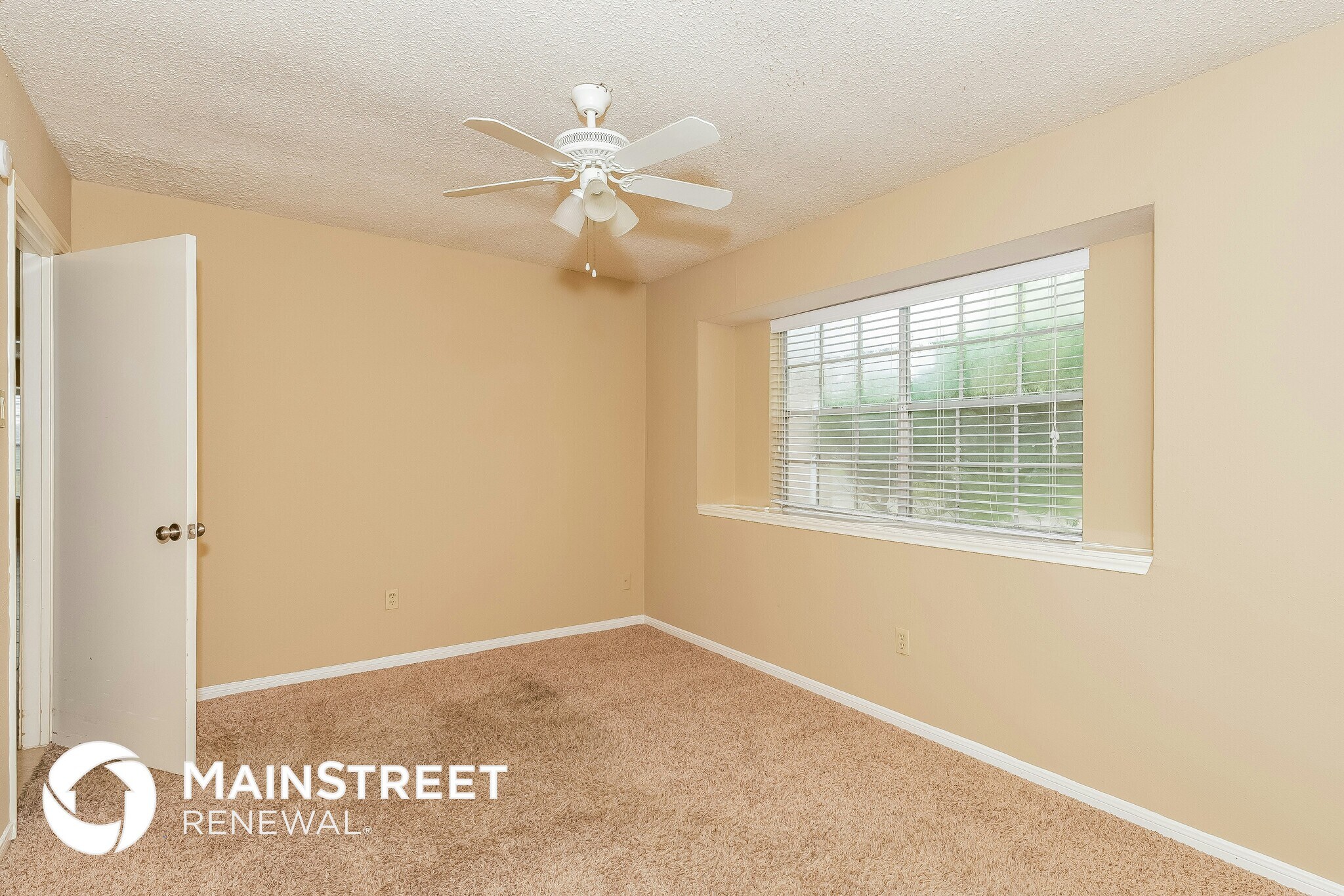 Building Photo - 1215 New Tree Ln