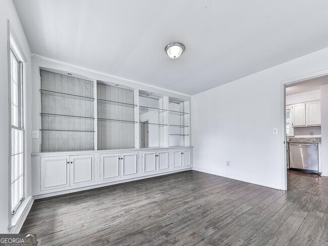 Building Photo - 1540 Brookcliff Cir